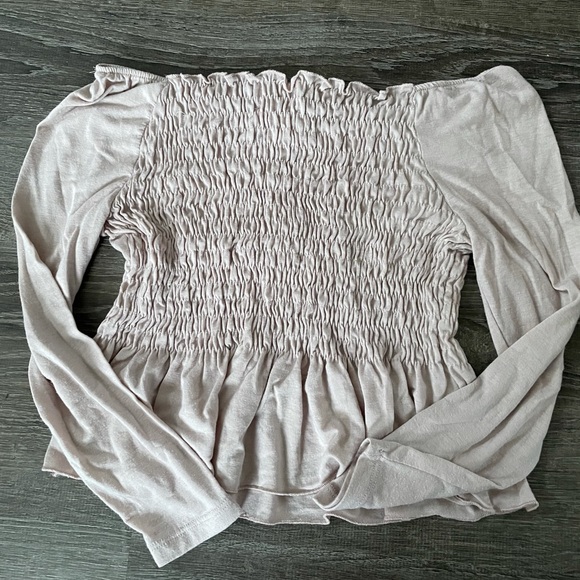 Light pink off the shoulder top - Picture 2 of 3